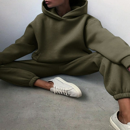 ESSENTIAL WINTER HOODIE SET